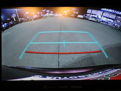 Used 2018 Toyota Highlander XLE image 19