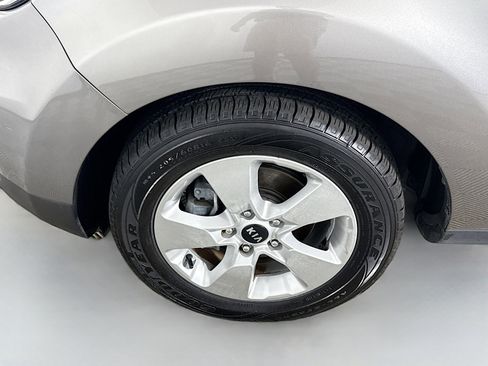 Used 2019 Kia Soul Base image 37