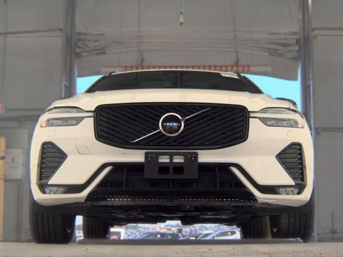 Used 2026 Volvo XC60 B5 Plus AWD/4WD image 2