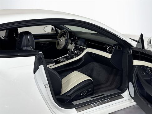 Used 2020 Bentley Continental GT V8 image 25