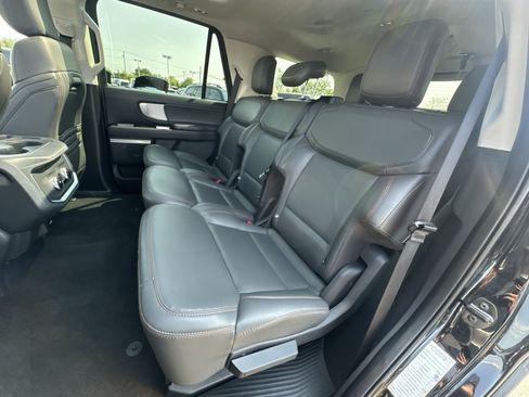Certified 2025 Ford Expedition Active AWD/4WD image 33