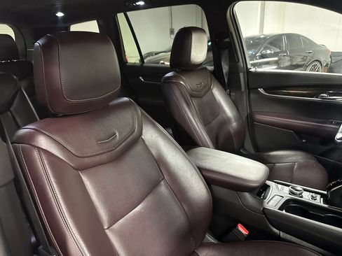 Used 2020 Cadillac XT6 Premium Luxury AWD/4WD image 36