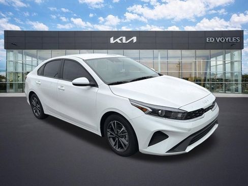 Certified 2024 Kia Forte LXS FWD image 1