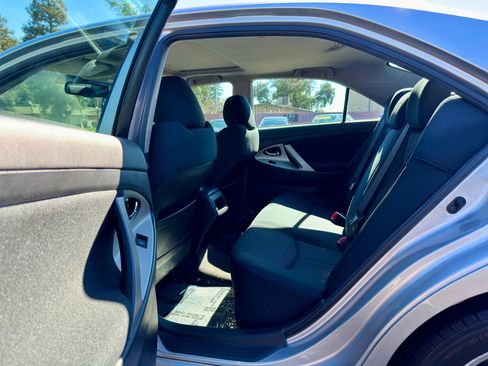 Used 2011 Toyota Camry SE w/ SE Extra-Value Pkg #1 image 9