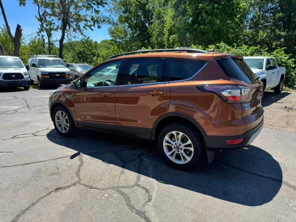 Used 2017 Ford Escape SE w/ SE Leather Comfort Package AWD/4WD image 8