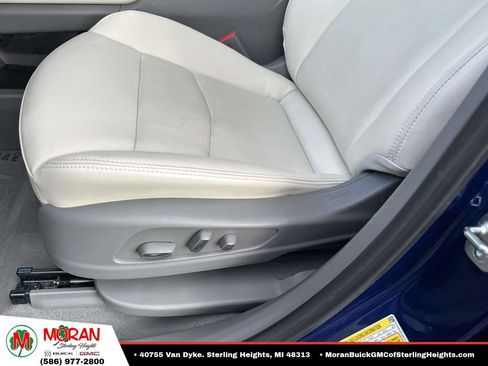 Certified 2024 Cadillac XT6 Premium Luxury w/ LPO, Floor Liner Package AWD/4WD image 19