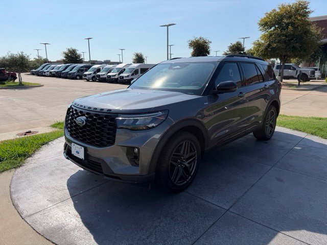 Certified 2025 Ford Explorer ST-Line w/ ST-Line Street Pack AWD/4WD image 3