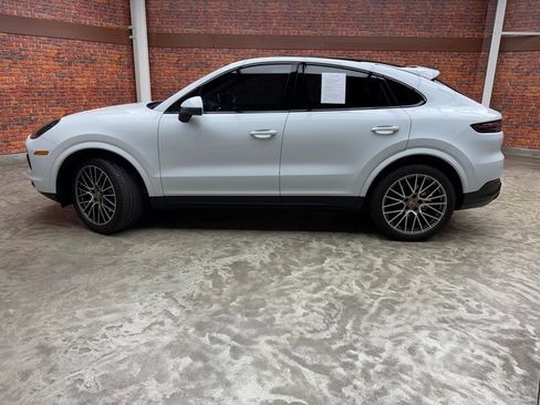 Used 2022 Porsche Cayenne Platinum Edition image 3