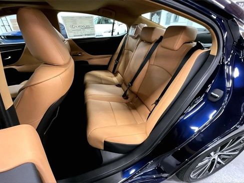 New 2025 Lexus ES 350 w/ Premium Package image 10
