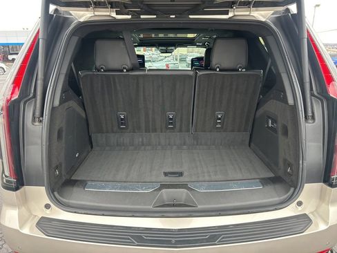 Used 2024 Cadillac Escalade Sport Platinum w/ LPO, ONYX Package image 51