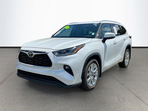 Used 2023 Toyota Highlander Limited AWD/4WD image 3
