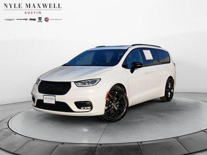 Used 2026 Chrysler Pacifica Limited w/ S Appearance Package