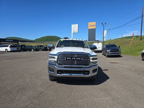 Used 2020 RAM 2500 Laramie AWD/4WD image 3