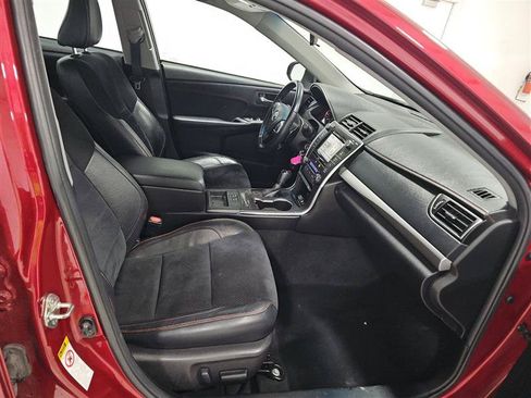 Used 2016 Toyota Camry XSE w/ Moonroof Package FWD image 10