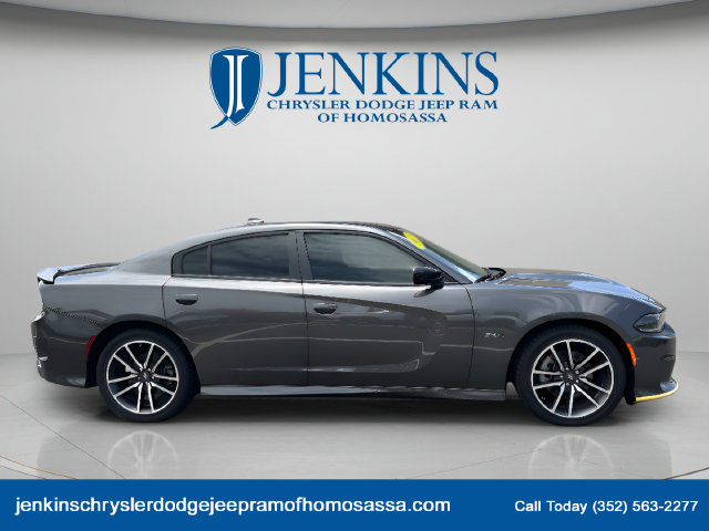Used 2023 Dodge Charger R/T w/ Plus Group RWD image 5