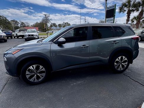 Used 2023 Nissan Rogue SV FWD image 6
