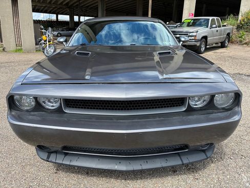 Used 2011 Dodge Challenger RWD image 5