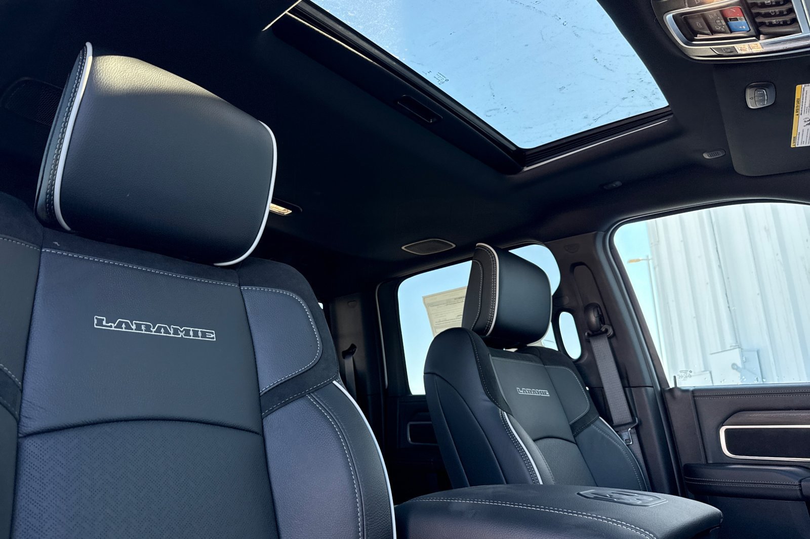 New 2026 RAM 3500 Laramie AWD/4WD image 19