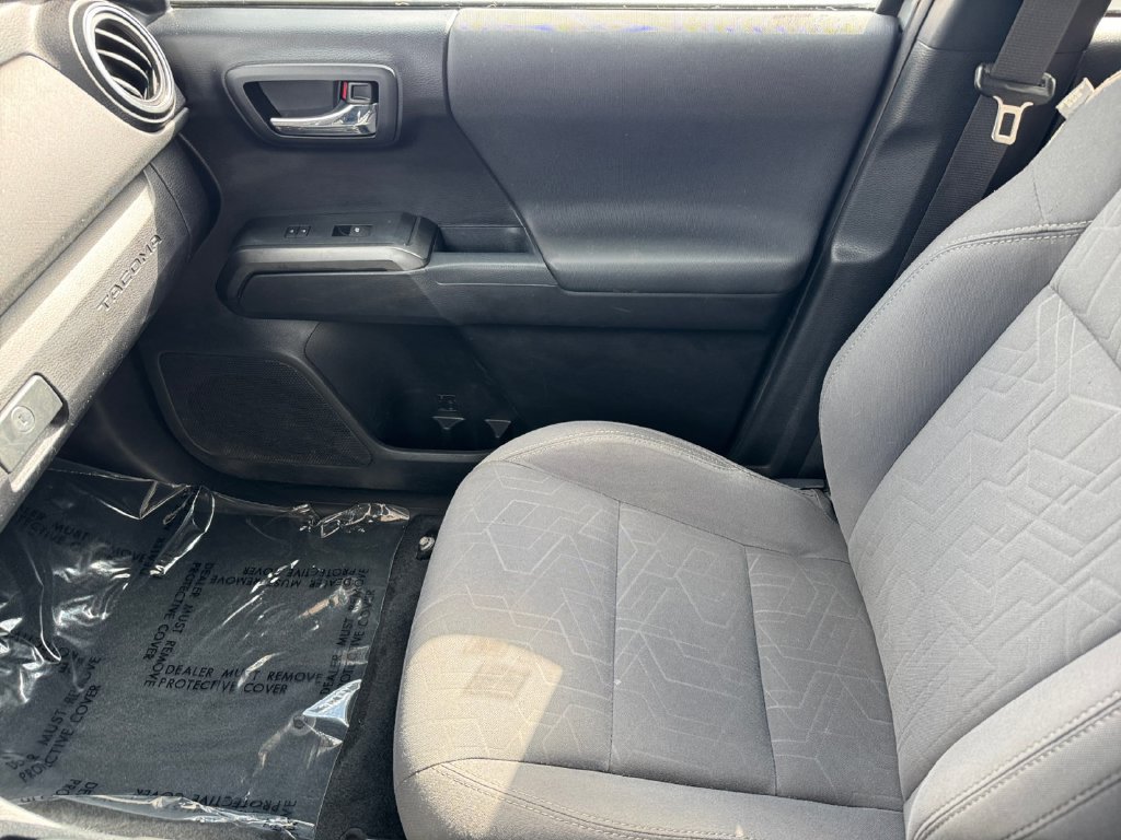 Certified 2019 Toyota Tacoma TRD Off-Road AWD/4WD image 30