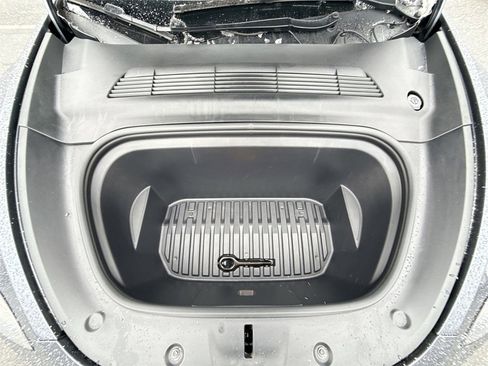 Used 2022 Tesla Model Y Performance image 18