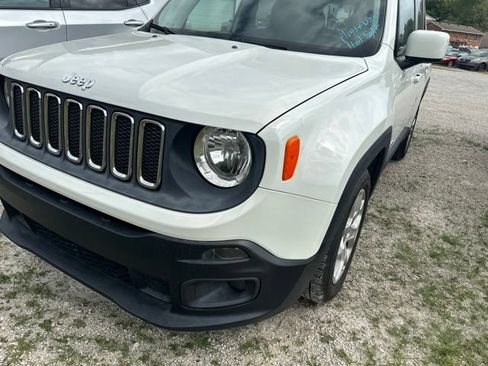 Used 2016 Jeep Renegade Latitude FWD image 15