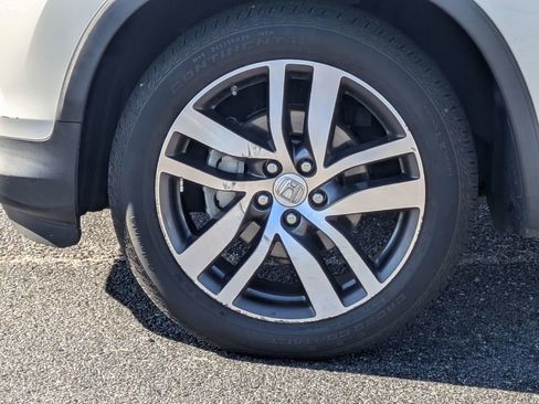 Used 2017 Honda Pilot Touring image 11