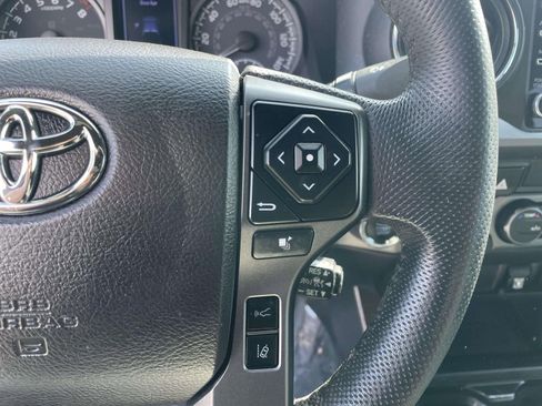 Used 2021 Toyota Tacoma TRD Sport image 27