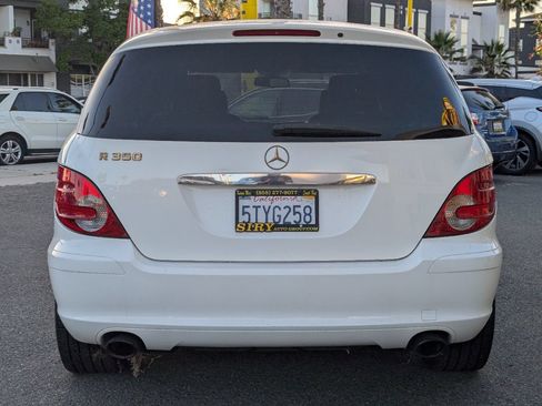 Used 2006 Mercedes-Benz R 350 4MATIC w/ Trim Pkg image 9