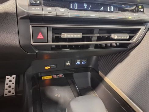 Used 2026 Toyota Camry SE w/ Multimedia Upgrade Package FWD image 14