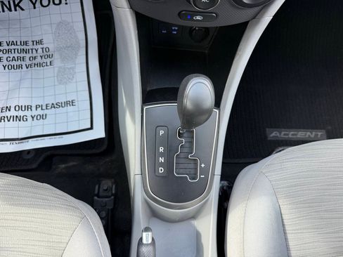 Used 2017 Hyundai Accent SE FWD image 28