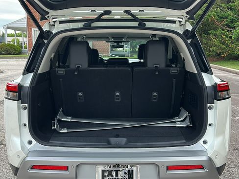 Certified 2024 Nissan Pathfinder SL AWD/4WD image 6