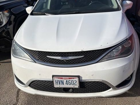 Used 2019 Chrysler Pacifica Touring-L Plus w/ Advanced Safetytec Group image 13