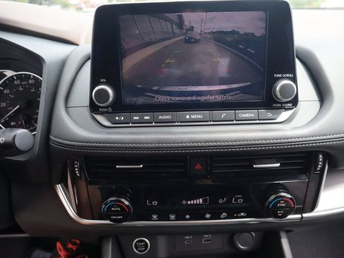 Certified 2022 Nissan Rogue SV AWD/4WD image 26