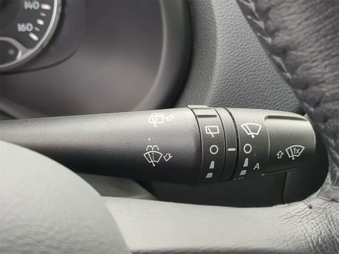 Used 2023 Jeep Renegade Limited image 32