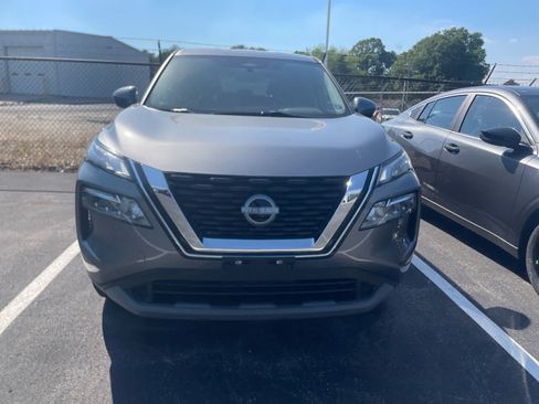 Used 2023 Nissan Rogue SV AWD/4WD image 2