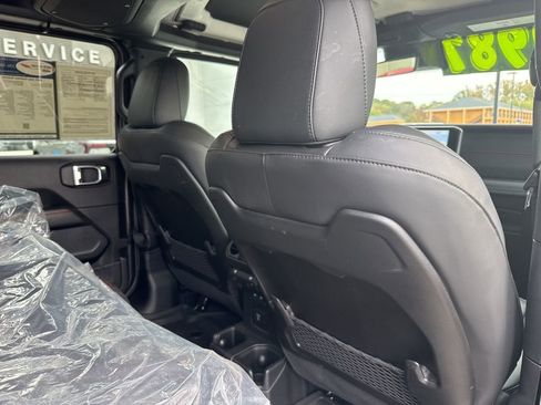 Used 2024 Jeep Gladiator Rubicon image 29