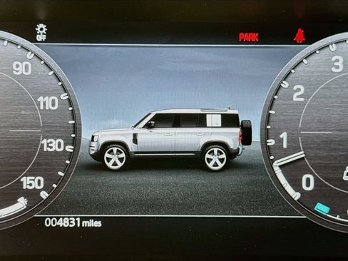 Used 2026 Land Rover Defender 110 X-Dynamic SE AWD/4WD image 11