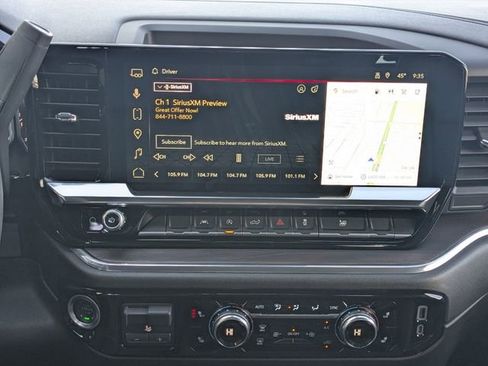 Used 2025 GMC Sierra 1500 SLT image 18