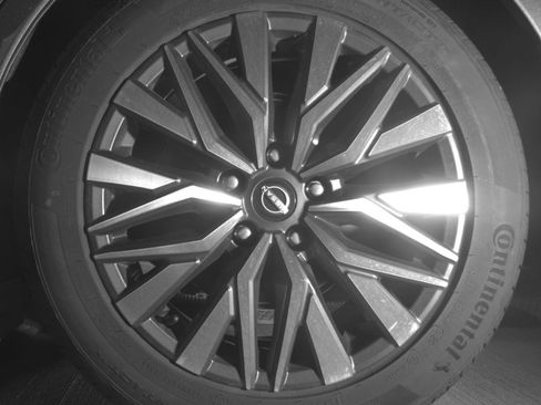 Used 2025 Nissan Altima 2.5 SV FWD image 17