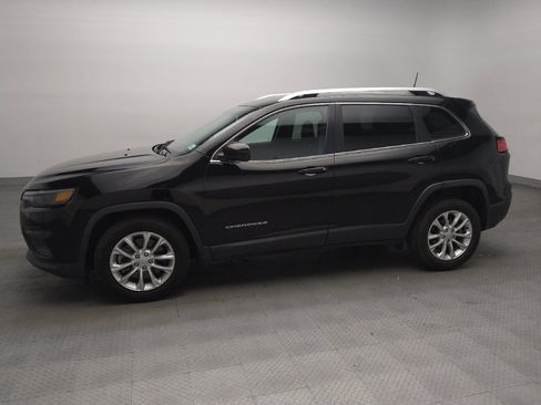 Used 2019 Jeep Cherokee Latitude w/ Popular Appearance Group FWD image 2