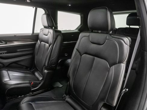 New 2025 Jeep Grand Cherokee L Limited w/ Luxury Tech Group II AWD/4WD image 21