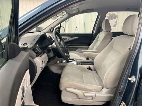Used 2017 Honda Pilot LX image 4