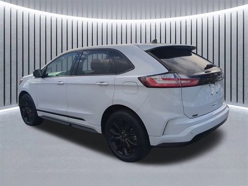 Used 2022 Ford Edge SE w/ Black Appearance Package image 7