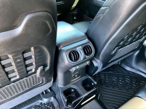 Used 2021 Jeep Gladiator Rubicon AWD/4WD image 27