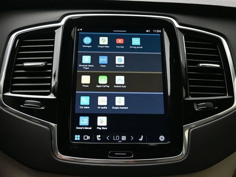 Used 2023 Volvo XC90 B6 Ultimate w/ Lounge Package image 20