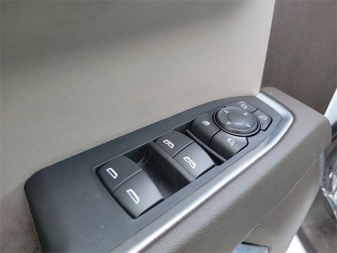 Used 2024 GMC Sierra 1500 SLT image 13