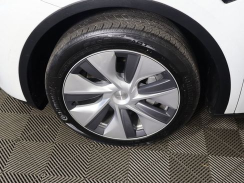 Used 2023 Tesla Model Y Long Range AWD/4WD image 19