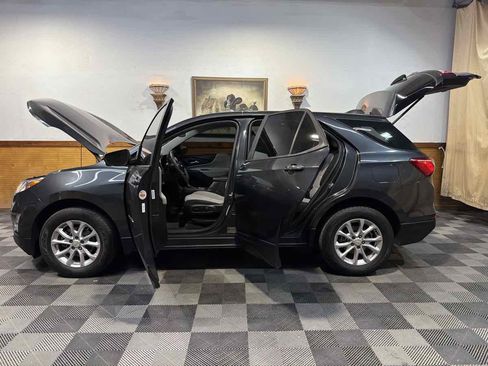 Used 2020 Chevrolet Equinox LS image 12