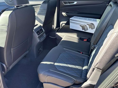 New 2026 Volkswagen Atlas Cross Sport SEL Premium R-Line image 10