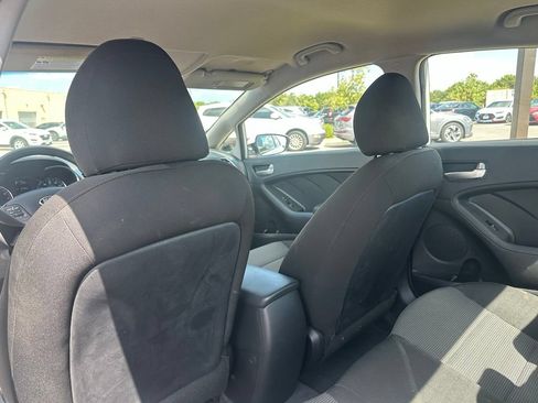Used 2018 Kia Forte LX FWD image 11